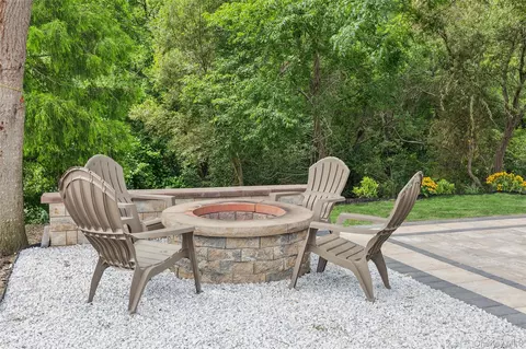 Exterior - 91 Circle Dr W, Patchogue, NY 11772 photo 6 of 14