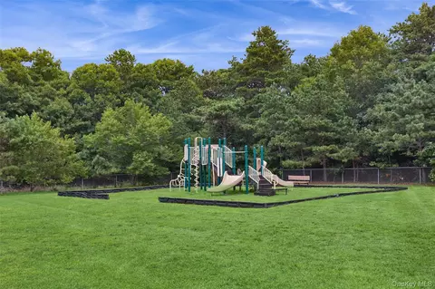Exterior - 91 Circle Dr W, Patchogue, NY 11772 photo 11 of 14