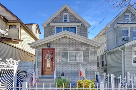 10749 117th St, South Richmond Hill, NY 11419