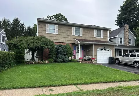 60 Maplewood Rd # A, Huntington Station, NY 11746