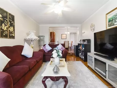 2190 Boston Rd #5A, New York, NY 10462