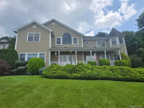 230 Woodbine Ave, Northport, NY 11768
