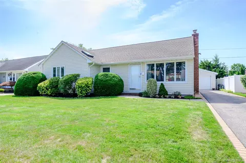 1436 Wilson Rd, East Meadow, NY 11554