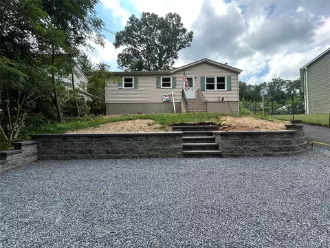 142 New York Ave, Sound Beach, NY 11789