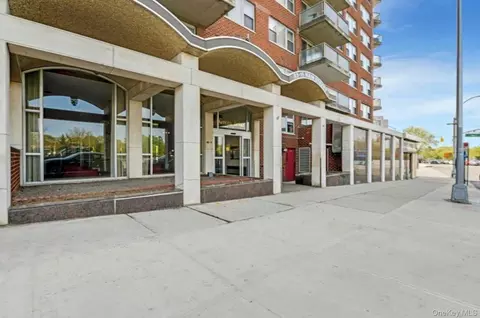 85-15 Main St #4I, Briarwood, NY 11435