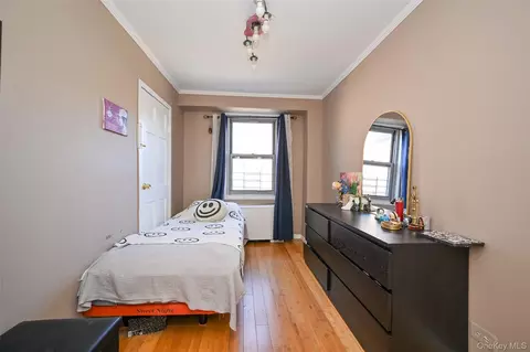 85-15 Main St #4I, Jamaica, NY 11435