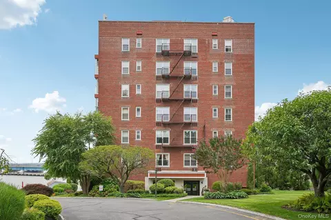 4 Salisbury Pt #1D, Orangetown, NY 10960