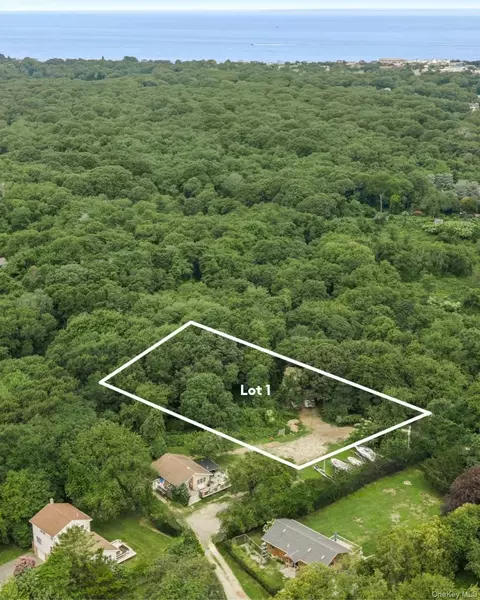 33 N Fairfax Rd, East Hampton, NY 11954