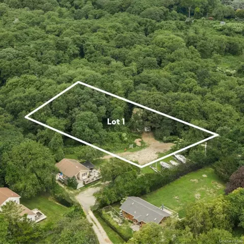33 N Fairfax Rd, East Hampton, NY 11954