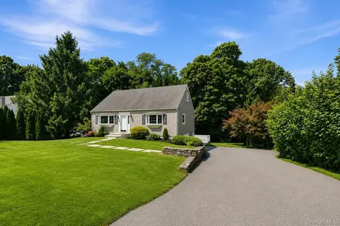 2723 Windmill Dr, Yorktown, NY 10598