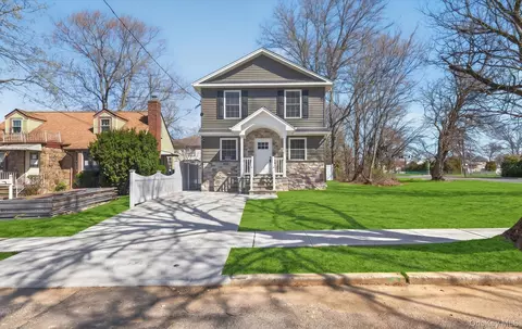 2461 Third Ave, East Meadow, NY 11554