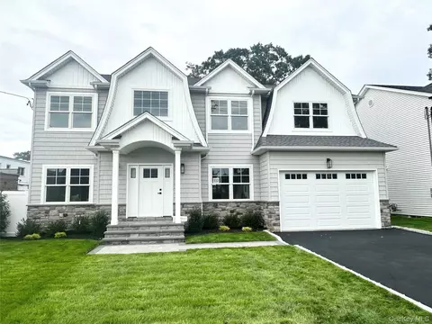 111 Jackson Ave, Massapequa Park, NY 11762