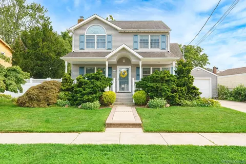 219 Leonard St, North Bellmore, NY 11710