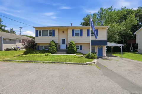 3 Pierces Rd, Newburgh, NY 12550