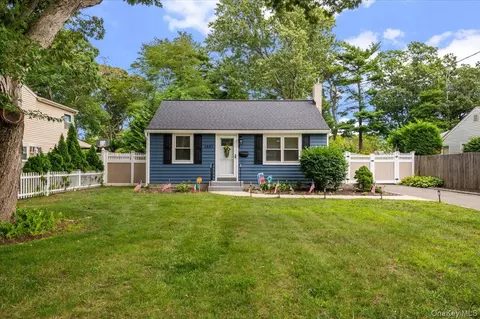 1347 Peters Blvd, Bay Shore, NY 11706