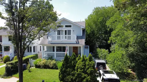 675 King Ave, New York, NY 10464