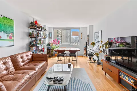 345 E 93rd St #13G, New York, NY 10128