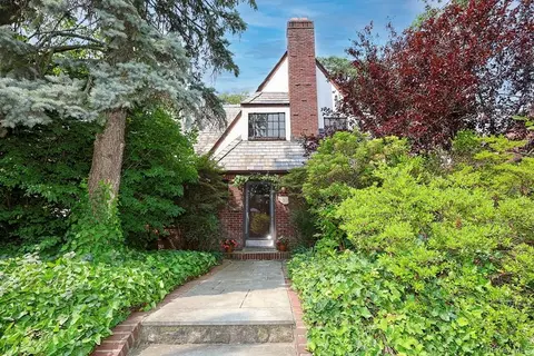8654 Somerset Ave, Jamaica, NY 11432