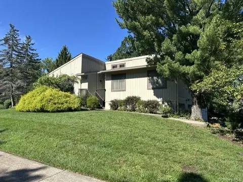 3 Sasson Ter, Clarkstown, NY 10989