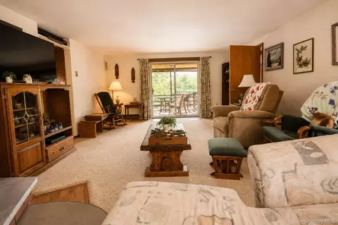 Living - 740 Wallkill Ave, Wallkill, NY 12589 photo 3 of 4