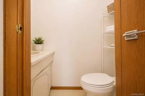 Bath - 740 Wallkill Ave, Wallkill, NY 12589 photo 5 of 5