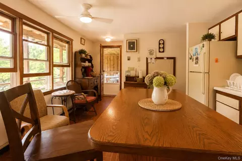 Dining - 740 Wallkill Ave, Wallkill, NY 12589 photo 1 of 1
