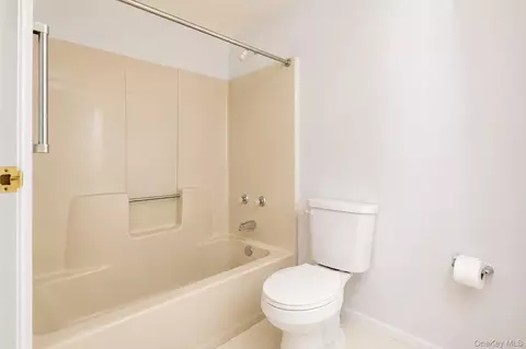 Bath - 740 Wallkill Ave, Wallkill, NY 12589 photo 1 of 5