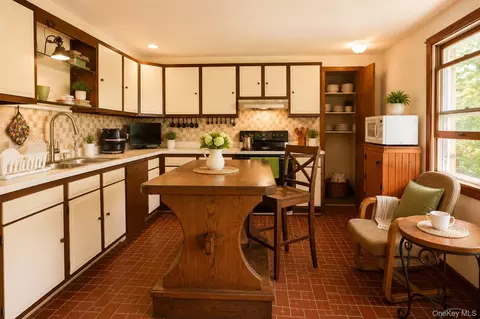 Kitchen - 740 Wallkill Ave, Wallkill, NY 12589 photo 2 of 4