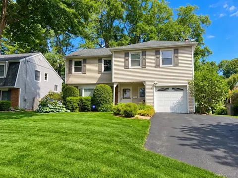 16 Salem Pl, White Plains, NY 10605