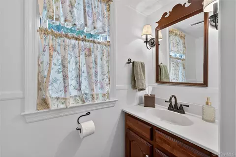Bath - 90 Quaker Ave, Cornwall, NY 12518 photo 1 of 3