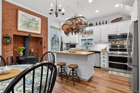 Kitchen - 90 Quaker Ave, Cornwall, NY 12518 photo 3 of 4
