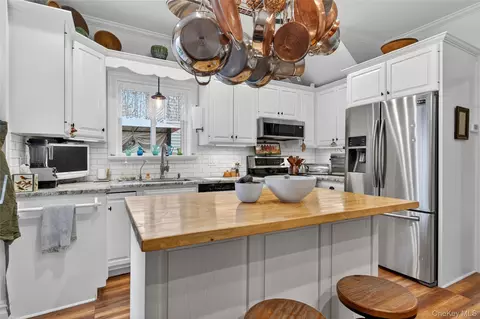 Kitchen - 90 Quaker Ave, Cornwall, NY 12518 photo 4 of 4
