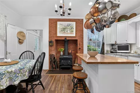 Kitchen - 90 Quaker Ave, Cornwall, NY 12518 photo 1 of 4