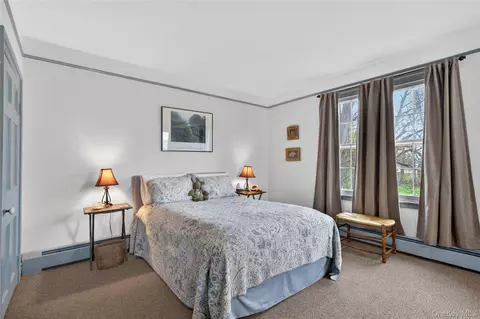 Bedroom - 90 Quaker Ave, Cornwall, NY 12518 photo 4 of 4