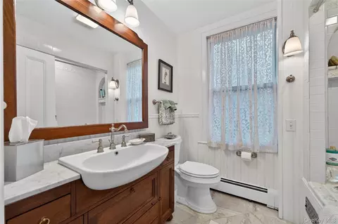 Bath - 90 Quaker Ave, Cornwall, NY 12518 photo 2 of 3