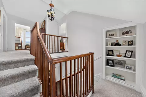 Entry Way - 90 Quaker Ave, Cornwall, NY 12518 photo 4 of 5