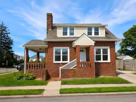 509 Cedarhurst Ave, Cedarhurst, NY 11516