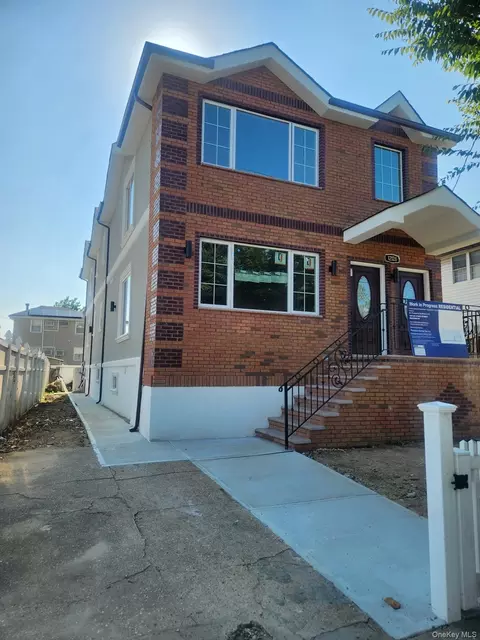 121-28 172 St, Jamaica, NY 11434