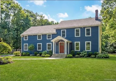 30 New Mill Rd, Smithtown, NY 11787