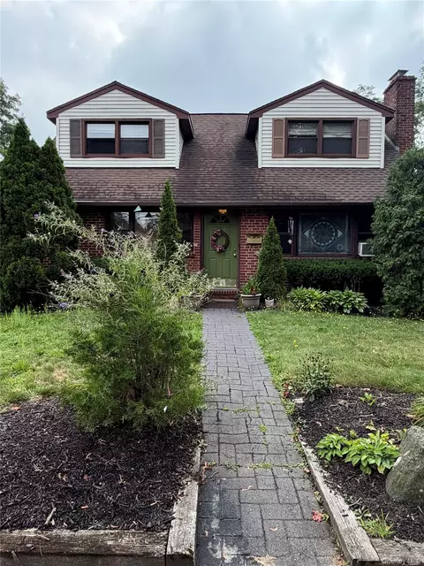 288 Nassau Rd, Huntington, NY 11743