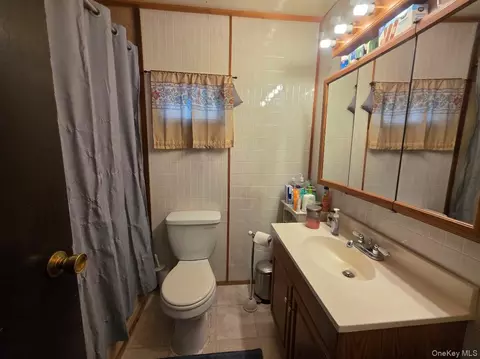 Bath - 83 Forge Rd #2, Riverhead, NY 11901 photo 1 of 1