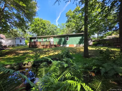 Exterior - 83 Forge Rd #2, Riverhead, NY 11901 photo 2 of 5