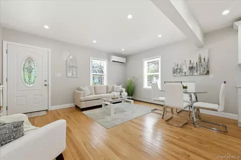 26 Parkside Rd, West Hempstead, NY 11552