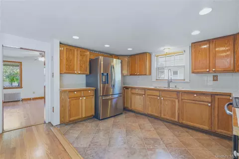 Entry Way - 9 Maple St, Fishkill, NY 12524 photo 1 of 2