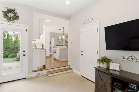 Entry Way - 1 Wenmore Ct, Commack, NY 11725 photo 2 of 2