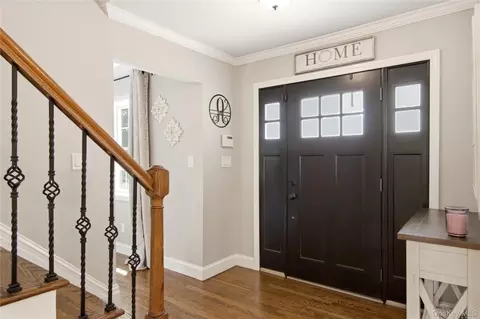 Entry Way - 1 Wenmore Ct, Commack, NY 11725 photo 1 of 2