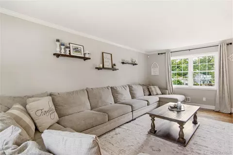 Living - 1 Wenmore Ct, Commack, NY 11725 photo 2 of 2