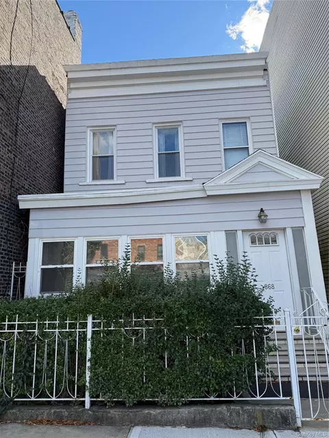 868 Morris Park Ave, New York, NY 10462