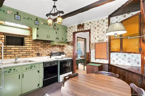 Kitchen - 35 Hapeman Hill Rd, Red Hook, NY 12571 photo 1 of 2