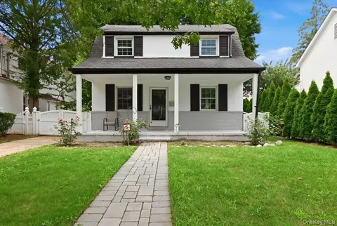 415 Leonard Blvd, North Hempstead, NY 11040